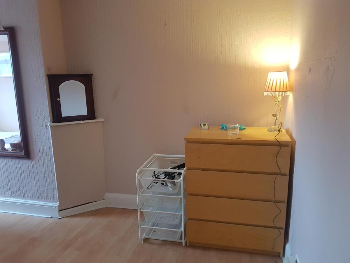 Dach Apartments - Cozy 3 Bed Apartment In Hendon إدجوير المظهر الخارجي الصورة