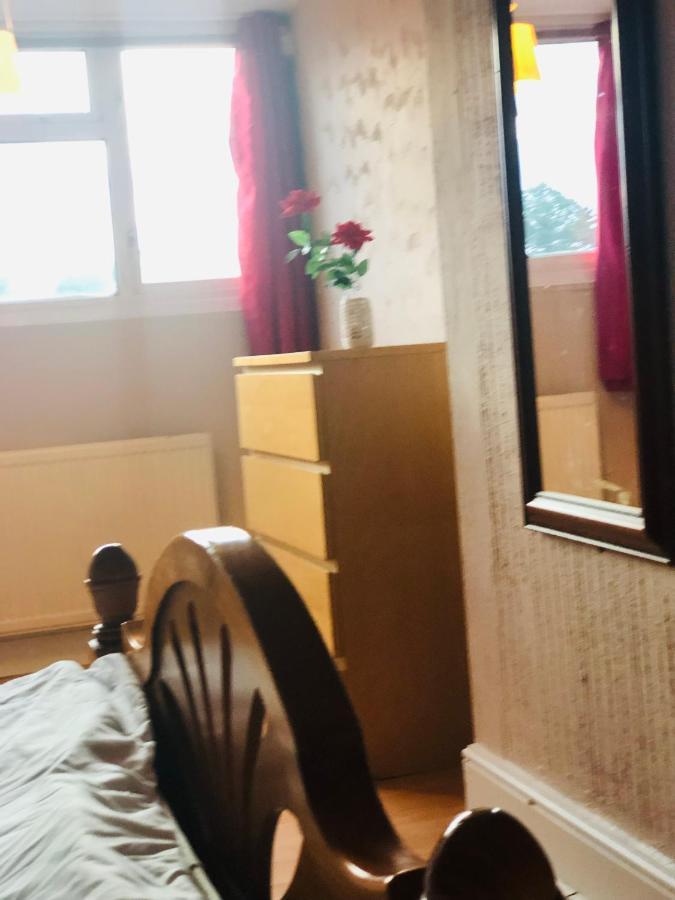 Dach Apartments - Cozy 3 Bed Apartment In Hendon إدجوير المظهر الخارجي الصورة