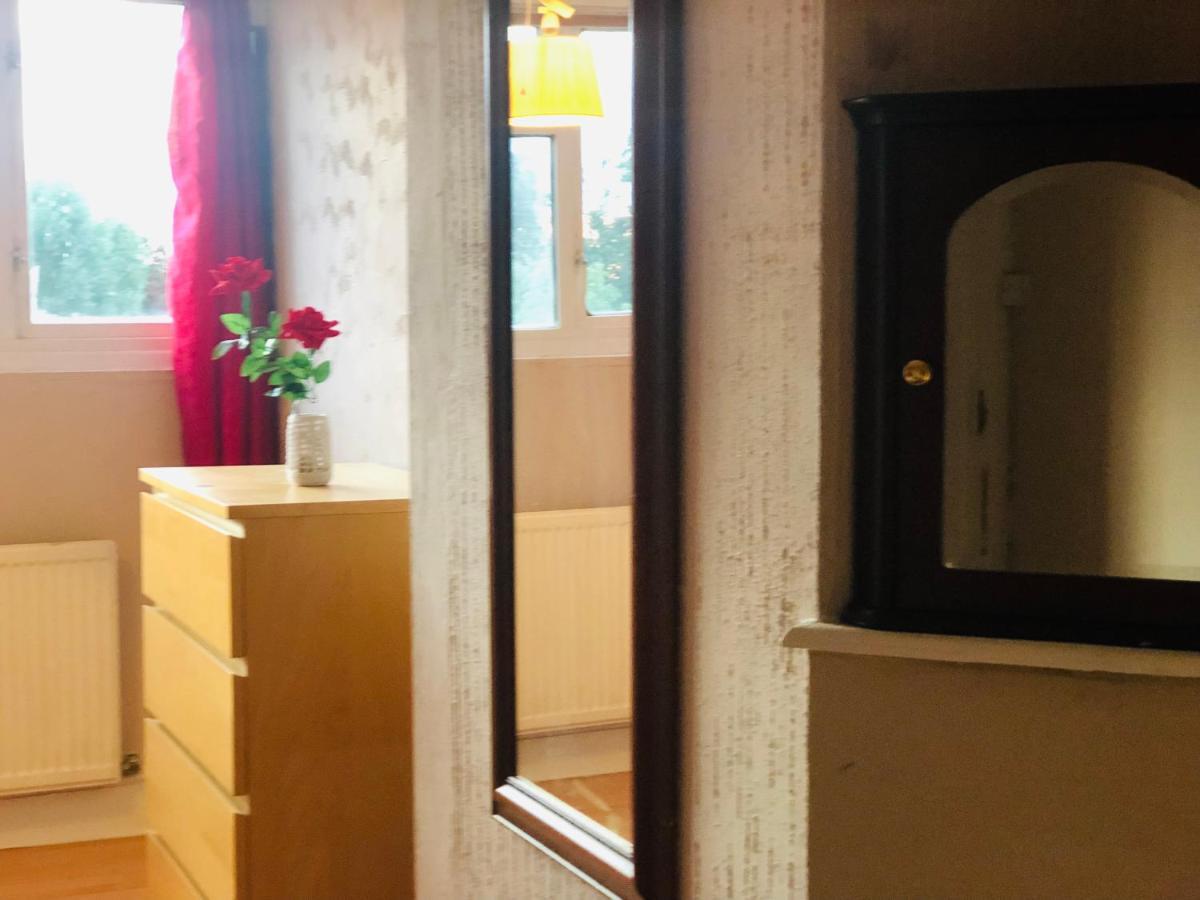 Dach Apartments - Cozy 3 Bed Apartment In Hendon إدجوير المظهر الخارجي الصورة
