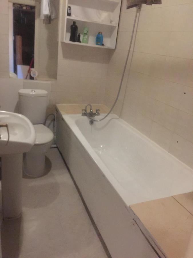 Dach Apartments - Cozy 3 Bed Apartment In Hendon إدجوير المظهر الخارجي الصورة