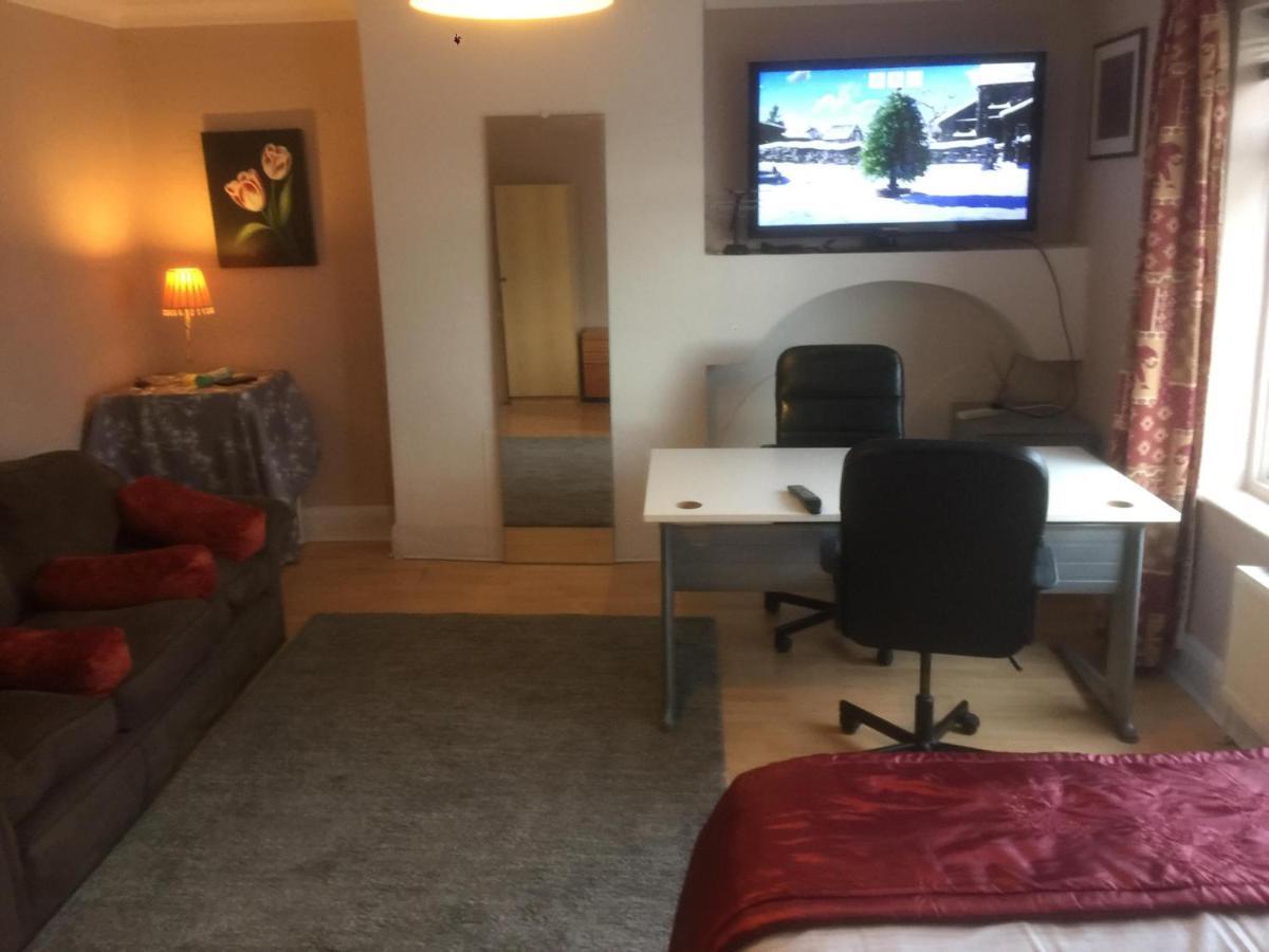 Dach Apartments - Cozy 3 Bed Apartment In Hendon إدجوير المظهر الخارجي الصورة